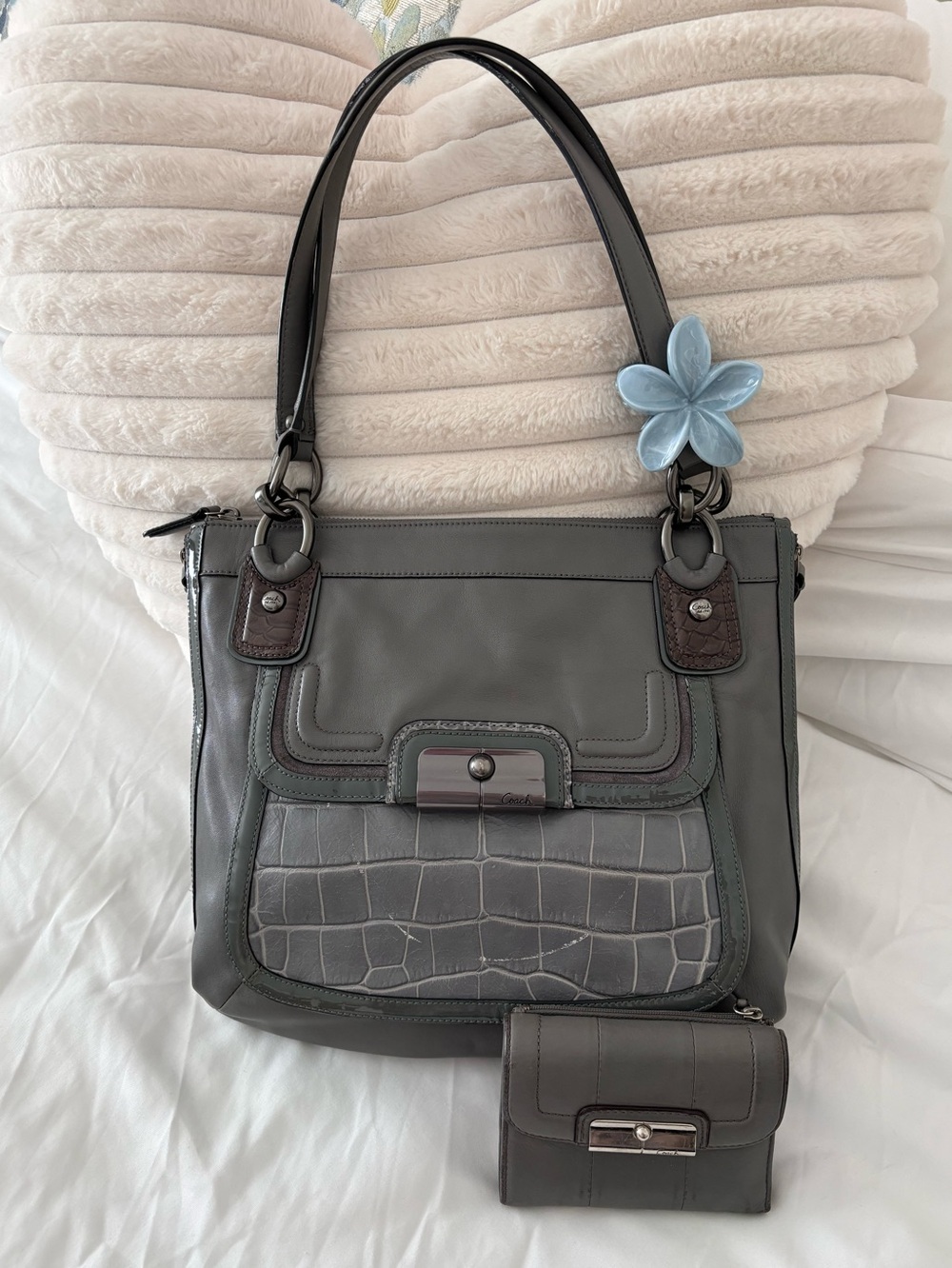 Coach Kristen Spectator Leather Expandable Side Zips Tote Purse Grey Croc 18303
